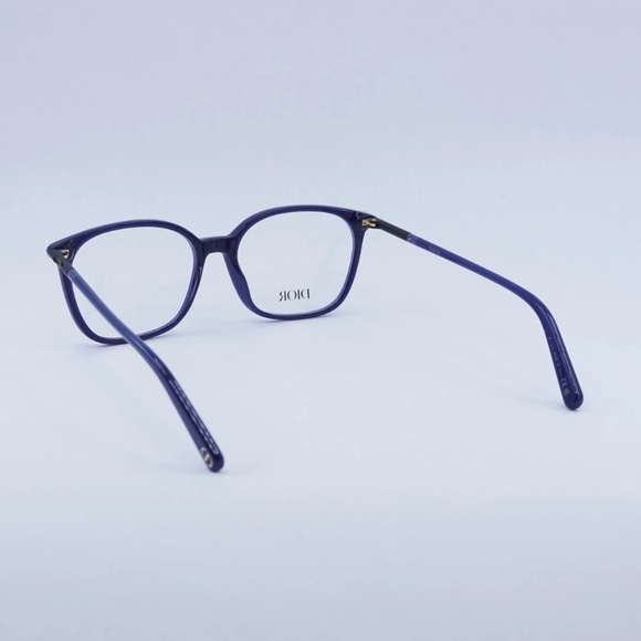 I bought it poshmark and it doesn't fit me - Picture 5 of 7